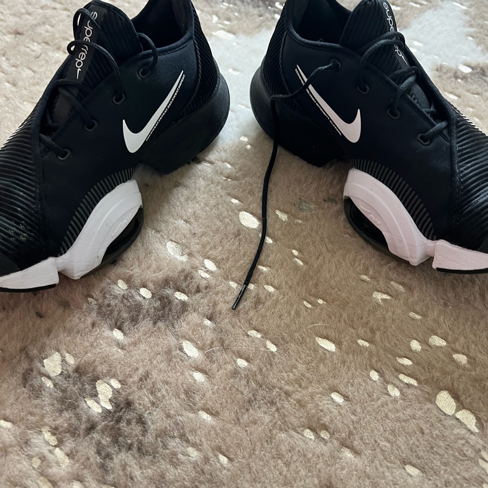 Nike size 8 - Picture 7 of 9